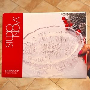 Studio Nova Snow Medley 9.5" Glass Sweet Dish